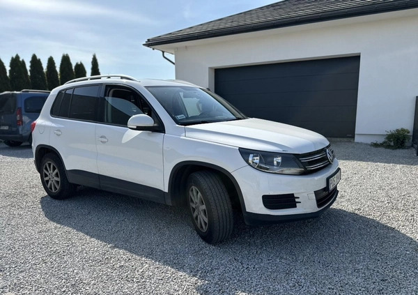 Volkswagen Tiguan cena 39900 przebieg: 232000, rok produkcji 2013 z Jędrzejów małe 56